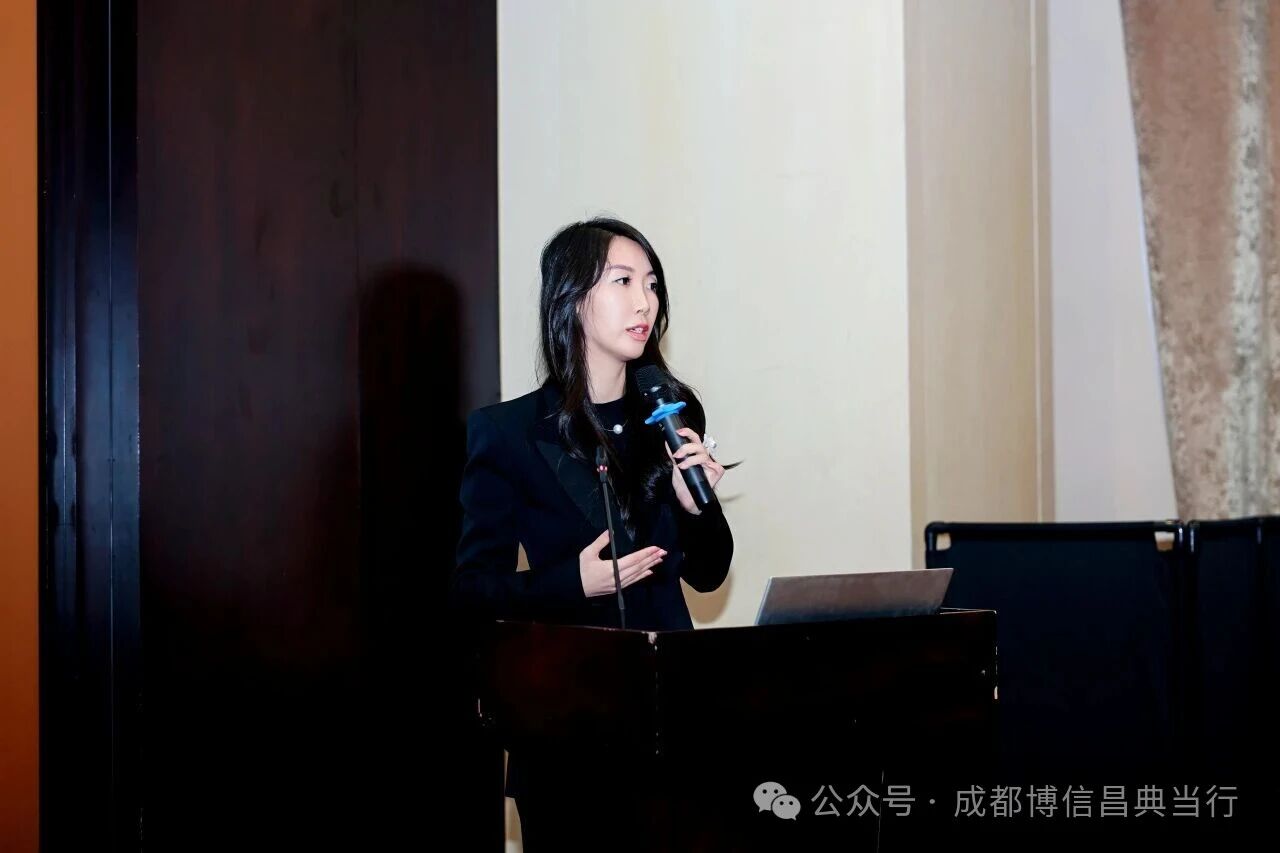 1762247756452384.jpg bb93c7aa-63ab-4d99-b288-11bfc4bef790.jpg